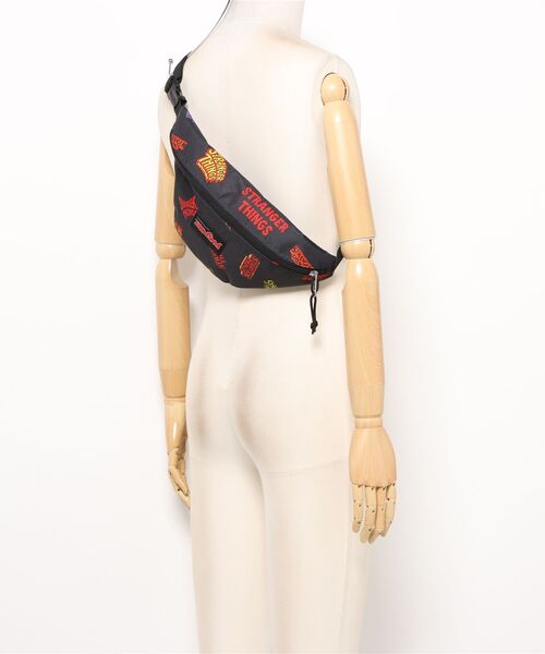 JANSPORT(ジャンスポーツ)の「【JANSPORT/ジャンスポーツ】【JANSPORT X STRANGER THINGS】SWING WAISTPACK ST LOGO - STRANGER THINGS LOGOS 別注アイテム ウエストバッグ ボディーバッグ 総柄(ボディバッグ/ウエストポーチ・メンズ・マルチ・FREE)」の10枚目の写真