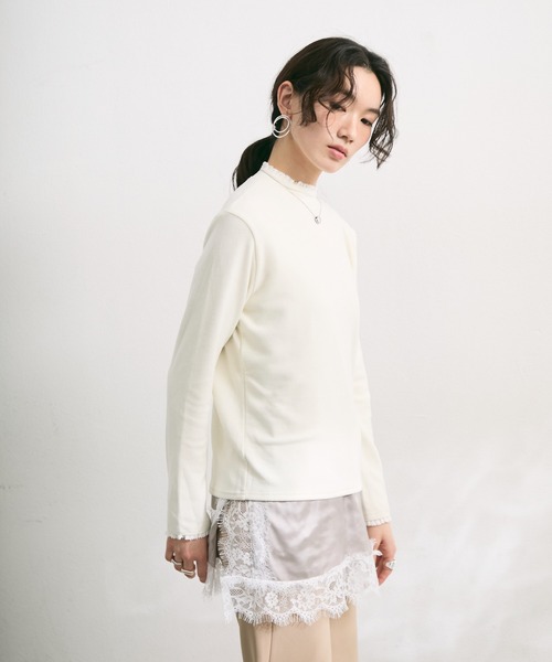 Lutim by u(ルチバイユー)の「レースフリルハイネックトップス(Tシャツ/カットソー・レディース・アイボリー/ブラック/チャコールグレー・FREE)」の10枚目の写真