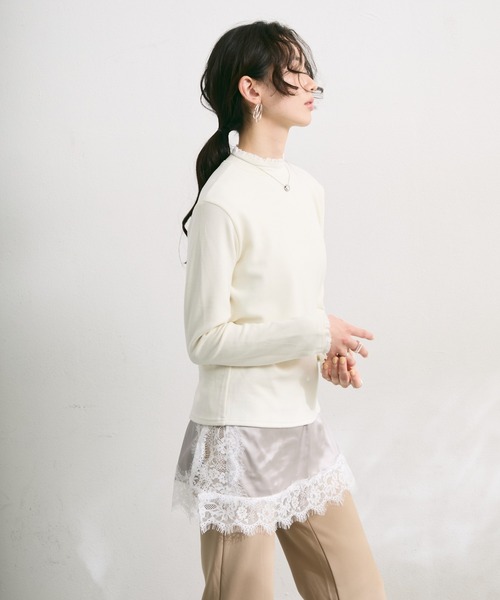 Lutim by u(ルチバイユー)の「レースフリルハイネックトップス(Tシャツ/カットソー・レディース・アイボリー/ブラック/チャコールグレー・FREE)」の11枚目の写真