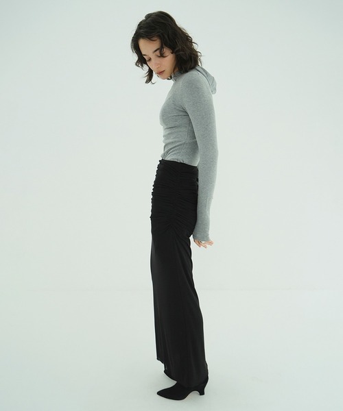 CLANE(クラネ)の「SOFT HOODED HIGH NECK TOPS(Tシャツ/カットソー・レディース・グレー/ホワイト・F)」の15枚目の写真