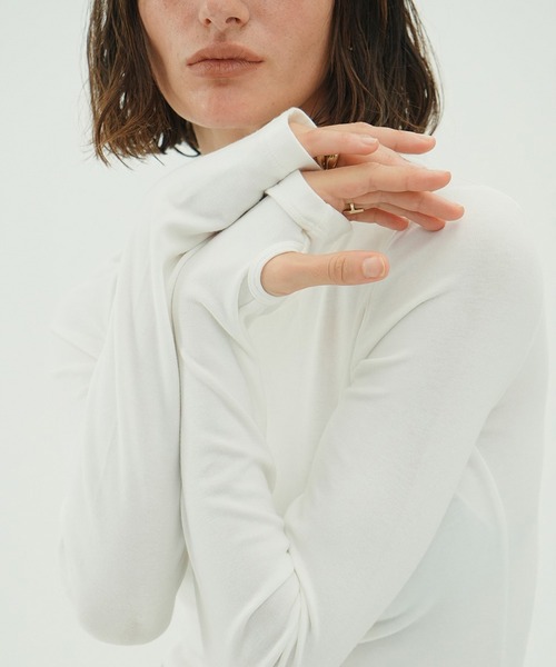 CLANE(クラネ)の「SOFT HOODED HIGH NECK TOPS(Tシャツ/カットソー・レディース・グレー/ホワイト・F)」の7枚目の写真