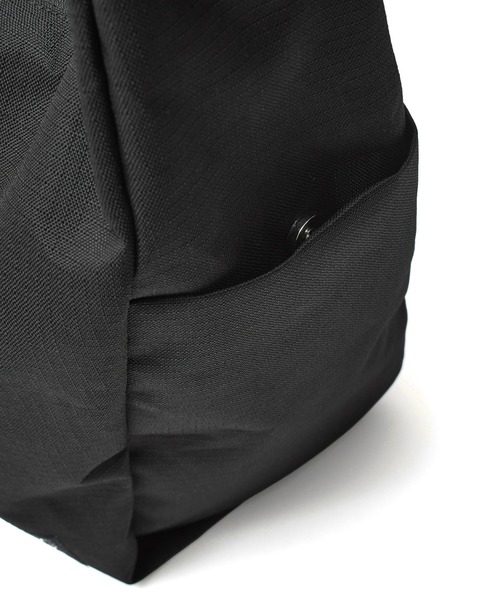 X-girl（エックスガール）の「FACE LABEL MESSENGER BAG（ショルダーバッグ・レディース・グレー/ブラック・ONE SIZE）」の8枚目の写真