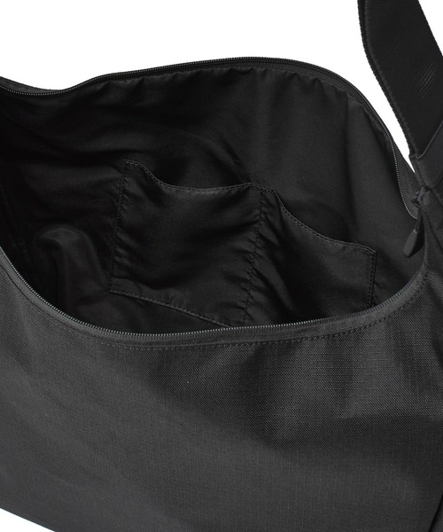 X-girl（エックスガール）の「FACE LABEL MESSENGER BAG（ショルダーバッグ・レディース・グレー/ブラック・ONE SIZE）」の12枚目の写真