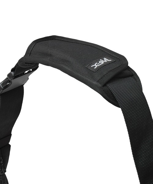 X-girl（エックスガール）の「FACE LABEL MESSENGER BAG（ショルダーバッグ・レディース・グレー/ブラック・ONE SIZE）」の13枚目の写真