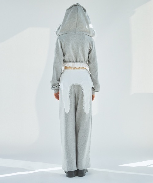 lilLilly（リルリリー）の「フリルスウェットパーカー（パーカー・レディース・ホワイト/ブラック/グレー・FREE）」の4枚目の写真