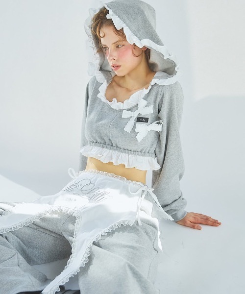 lilLilly（リルリリー）の「フリルスウェットパーカー（パーカー・レディース・ホワイト/ブラック/グレー・FREE）」の8枚目の写真