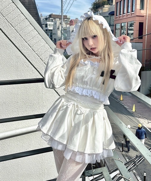 lilLilly（リルリリー）の「フリルスウェットパーカー（パーカー・レディース・ホワイト/ブラック/グレー・FREE）」の9枚目の写真