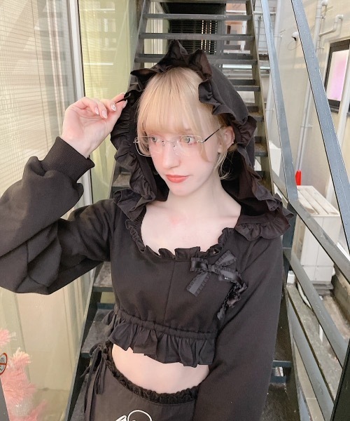 lilLilly（リルリリー）の「フリルスウェットパーカー（パーカー・レディース・ホワイト/ブラック/グレー・FREE）」の10枚目の写真