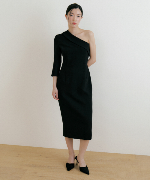 LUCIR ZU(ルシールズ)の「One shoulder Callar One-piece (black)(ワンピース・レディース・その他・M/S)」の3枚目の写真