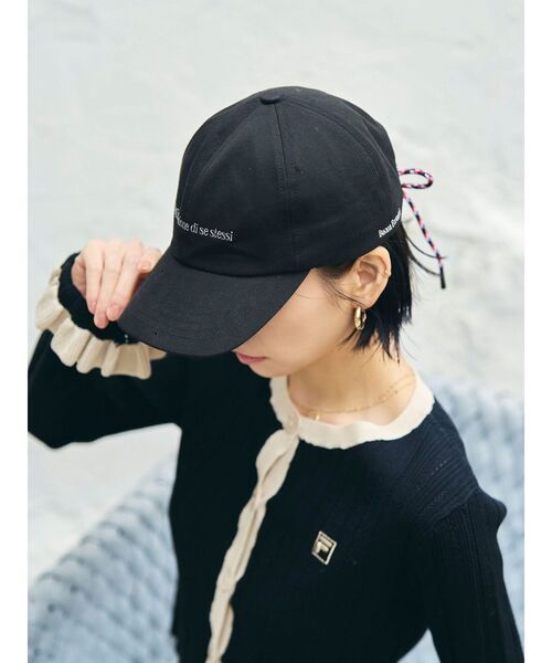 LAGUNAMOON(ラグナムーン)の「【FILA別注】バックリボンロゴキャップ(キャップ・レディース・ネイビー/ブラック・FREE)」の1枚目の写真