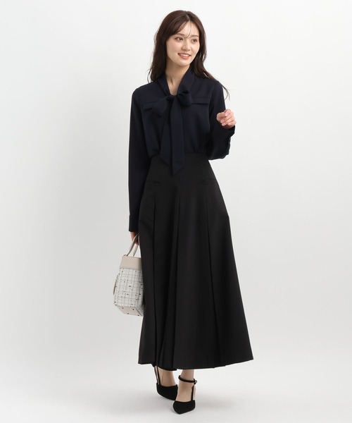 Andemiu(アンデミュウ)の「タックフレアスカート640850(スカート・レディース・ライトブルー/ブラック/グレイッシュベージュ・FREE)」の12枚目の写真