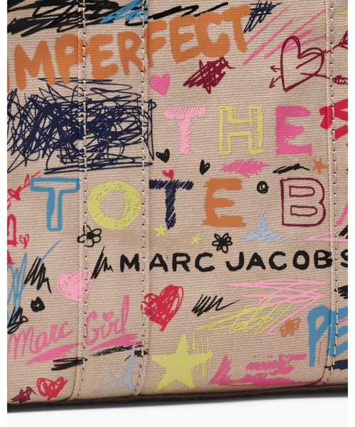 MARC JACOBS(マークジェイコブス)の「PUNK SCRIBBLE CANVAS TOTE BAG SMALL/ザ パンク スクリブル キャンバス スモール トート バッグ(トートバッグ・レディース・ベージュ系その他・ONE SIZE)」の4枚目の写真