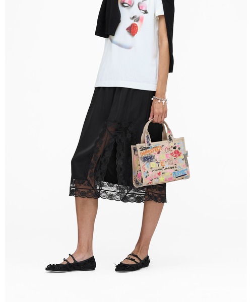 MARC JACOBS(マークジェイコブス)の「PUNK SCRIBBLE CANVAS TOTE BAG SMALL/ザ パンク スクリブル キャンバス スモール トート バッグ(トートバッグ・レディース・ベージュ系その他・ONE SIZE)」の8枚目の写真