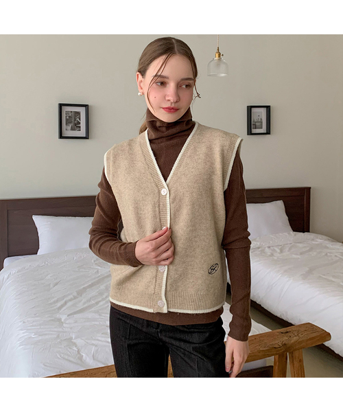 VASCARA(バスカラ)の「Line Color Block Embroidered Knit Vest (3colors)(ベスト・レディース・グレー/ホワイト/ベージュ・FREE)」の1枚目の写真