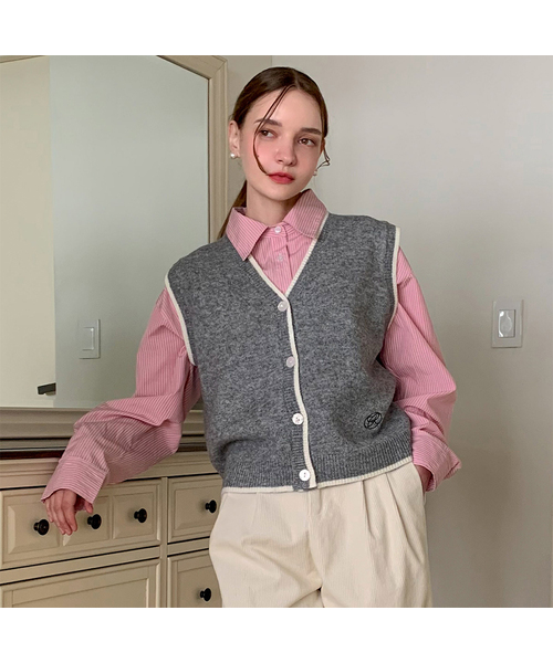 VASCARA(バスカラ)の「Line Color Block Embroidered Knit Vest (3colors)(ベスト・レディース・グレー/ホワイト/ベージュ・FREE)」の3枚目の写真