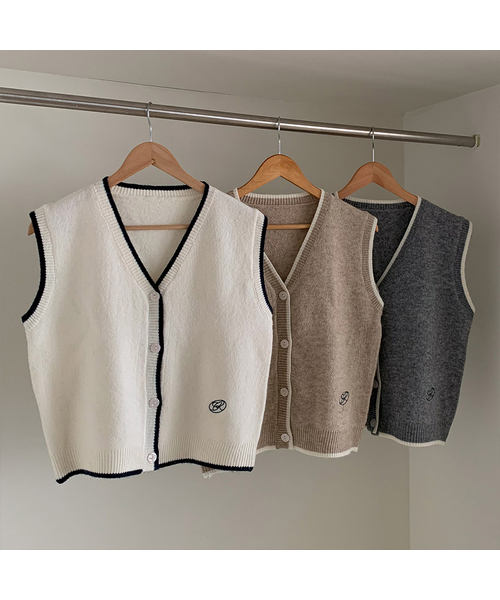 VASCARA(バスカラ)の「Line Color Block Embroidered Knit Vest (3colors)(ベスト・レディース・グレー/ホワイト/ベージュ・FREE)」の2枚目の写真