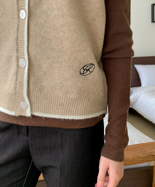 VASCARA(バスカラ)の「Line Color Block Embroidered Knit Vest (3colors)(ベスト・レディース・グレー/ホワイト/ベージュ・FREE)」の6枚目の写真