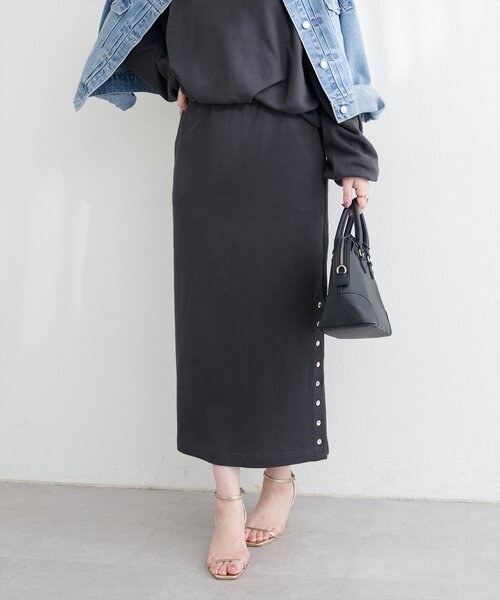 natural couture(ナチュラルクチュール)の「スリット釦ナロースカート(スカート・レディース・ベージュ/チャコールグレー/グレー・FREE)」の14枚目の写真