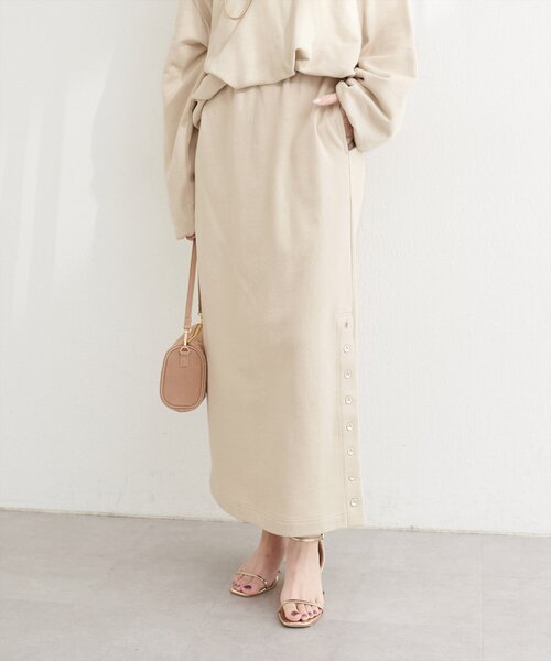 natural couture(ナチュラルクチュール)の「スリット釦ナロースカート(スカート・レディース・ベージュ/チャコールグレー/グレー・FREE)」の17枚目の写真