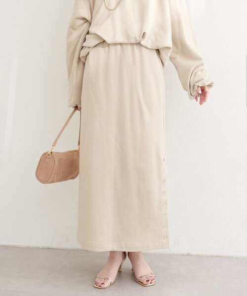 natural couture(ナチュラルクチュール)の「スリット釦ナロースカート(スカート・レディース・ベージュ/チャコールグレー/グレー・FREE)」の18枚目の写真