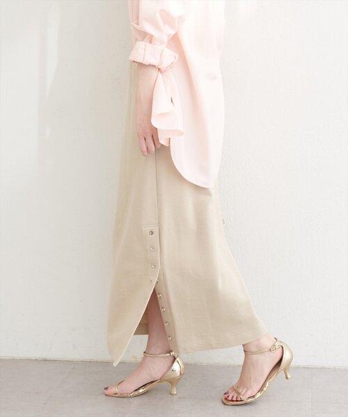 natural couture(ナチュラルクチュール)の「スリット釦ナロースカート(スカート・レディース・ベージュ/チャコールグレー/グレー・FREE)」の21枚目の写真