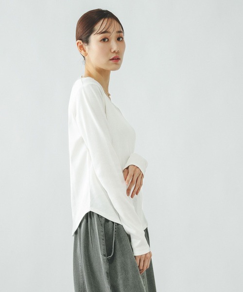 GLOBAL WORK(グローバルワーク)の「Beauteeリブクループルオーバー/632493(Tシャツ/カットソー・レディース・ブラック/ダークブラウン/ホワイト・MEDIUM/LARGE)」の7枚目の写真