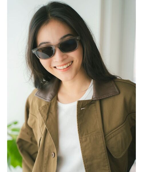 Ungrid（アングリッド）の「スクエアフレームカラーレンズサングラス（サングラス・レディース・ブラック/グレー・FREE）」の5枚目の写真