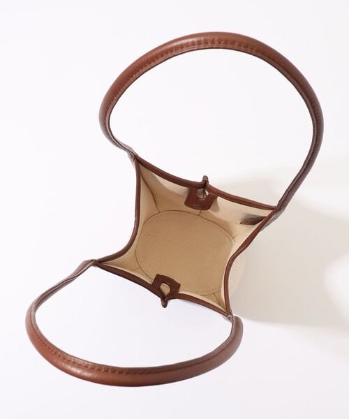 HEREU(ヘリュー)の「HEREU CALELLA BUCKET CANVAS バッグ(ショルダーバッグ・レディース・ライトベージュ・FREE)」の9枚目の写真