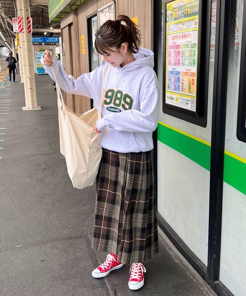 1989STANDARD（1989スタンダード）の「1989刺繍フードパーカー (STHSTD-0025)（パーカー・レディース・ダークグレー/ネイビー/ライトグレー/ブラック・X-LARGE/LARGE/MEDIUM）」の17枚目の写真