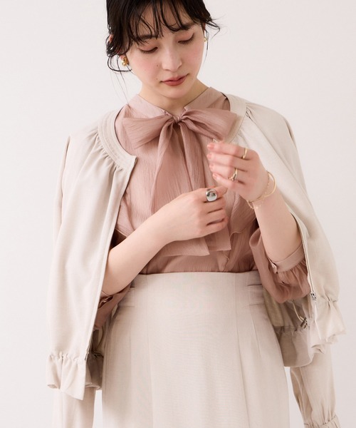 VIS(ビス)の「シャイニーボウタイ長袖ブラウス/イージーケア・2WAY(シャツ/ブラウス・レディース・キナリ/ピンク/ブラック・FREE)」の20枚目の写真