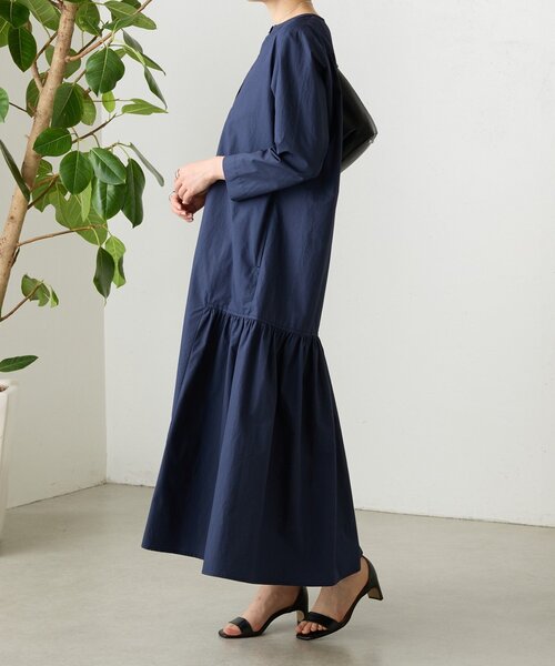 BEARDSLEY(ビアズリー)の「ダスティーローギャザーワンピース(ワンピース・レディース・ネイビー・FREE)」の4枚目の写真