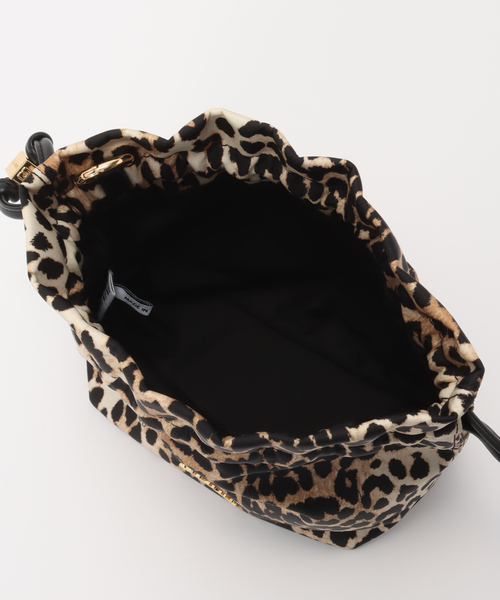 U by SPICK&SPAN(ユーバイスピックアンドスパン)の「GANNI / ガニー Pouch Printed Nylon(クラッチバッグ・レディース・ブラック/ブラウン・FREE)」の6枚目の写真