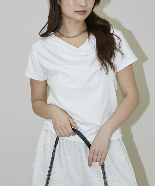 PUBLUX(パブリュクス)の「PUBLUX/パブリュクス 2WAY ドレープ Tシャツ 限定展開(Tシャツ/カットソー・レディース・ホワイト/ブラック/レッド/ライトグレー・フリ-)」の2枚目の写真