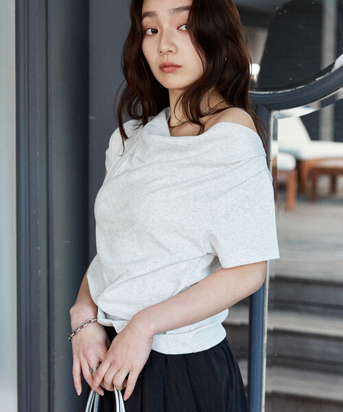 PUBLUX(パブリュクス)の「PUBLUX/パブリュクス 2WAY ドレープ Tシャツ 限定展開(Tシャツ/カットソー・レディース・ホワイト/ブラック/レッド/ライトグレー・フリ-)」の7枚目の写真
