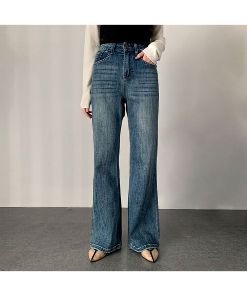 VASCARA（バスカラ）の「Semi Bootcut Washing Denim Pants (2colors)（デニムパンツ・レディース・ダークブルー/ライトブルー・SMALL/MEDIUM/LARGE）」の2枚目の写真