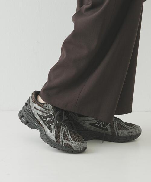 NEW BALANCE(ニューバランス)の「NEW BALANCE 1906R(スニーカー・レディース・ブラウン・24.5/24/25/23.5/23)」の1枚目の写真