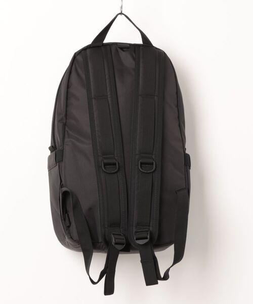 TOPO DESIGNS(トポデザインズ)の「日常にちょうどいいサイズ感【TOPO DESIGNS】LIGHT PACK(バックパック/リュック・レディース・ブルー/ブラック/オレンジ・ONE SIZE)」の4枚目の写真