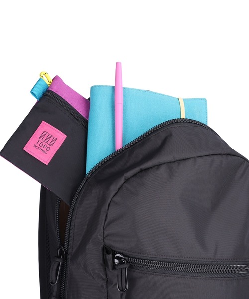 TOPO DESIGNS(トポデザインズ)の「日常にちょうどいいサイズ感【TOPO DESIGNS】LIGHT PACK(バックパック/リュック・レディース・ブルー/ブラック/オレンジ・ONE SIZE)」の10枚目の写真