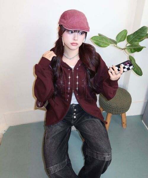GAKKAI UNIONS(ガッカイユニオンズ)の「スタニング フードジップアップ バーガンディ(パーカー・レディース・その他・SMALL/MEDIUM/LARGE)」の3枚目の写真