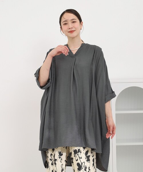 SHOO・LA・RUE（シューラルー）の「【ひんやり/S-LL/洗濯機可】体型カバー叶える 大人のゆるドルマンチュニック（チュニック・レディース・ネイビー/ナチュラル/チャコールグレー/グリーン・04/03/02/01）」の20枚目の写真