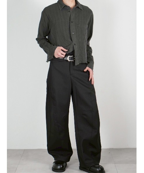 Chikashitsu +(チカシツプラス)の「【Chikashitsu +】pigment cut off shirt / 【チカシツプラス】ピグメントカットオフクロップド長袖シャツ<着用動画あり>(シャツ/ブラウス・メンズ・アイボリー/チャコール・ONE SIZE)」の18枚目の写真