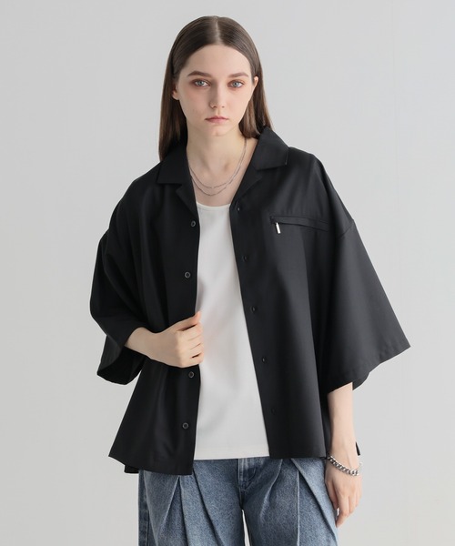ELLUV(エルブ)の「【ELLUV/エルヴ】ドレープTRクロス ジップギミック ショート丈オープンカラーシャツ(シャツ/ブラウス・メンズ・ブラック/ホワイト/ライトブルー・L/M/S)」の9枚目の写真
