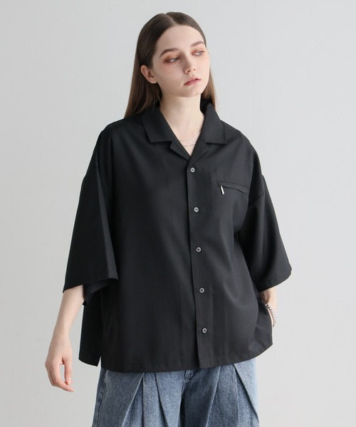 ELLUV(エルブ)の「【ELLUV/エルヴ】ドレープTRクロス ジップギミック ショート丈オープンカラーシャツ(シャツ/ブラウス・メンズ・ブラック/ホワイト/ライトブルー・L/M/S)」の11枚目の写真