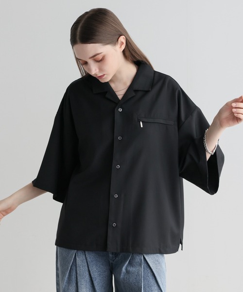ELLUV(エルブ)の「【ELLUV/エルヴ】ドレープTRクロス ジップギミック ショート丈オープンカラーシャツ(シャツ/ブラウス・メンズ・ブラック/ホワイト/ライトブルー・L/M/S)」の12枚目の写真