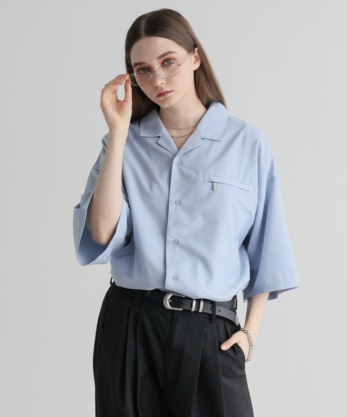 ELLUV(エルブ)の「【ELLUV/エルヴ】ドレープTRクロス ジップギミック ショート丈オープンカラーシャツ(シャツ/ブラウス・メンズ・ブラック/ホワイト/ライトブルー・L/M/S)」の22枚目の写真