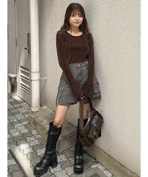 MURUA(ムルーア)の「ウォッシュカーゴスカートパンツ(その他パンツ・レディース・ブラック/グレー/ベージュ・2/1)」の4枚目の写真