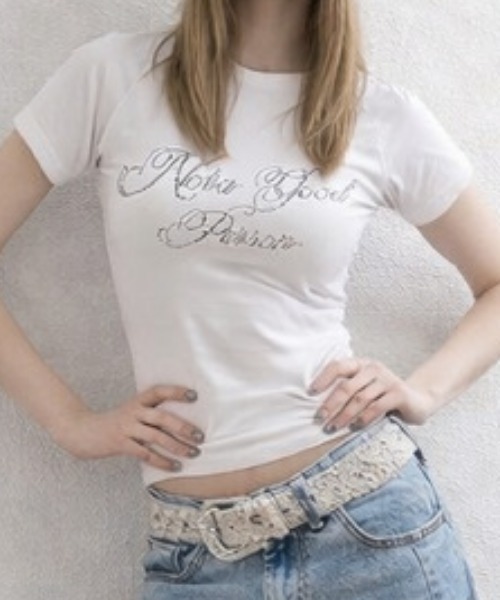 NANEA(ナネア)の「ラインストーンロゴ タイトチビTシャツ(Tシャツ/カットソー・レディース・ブラック/ホワイト・LARGE/MEDIUM)」の7枚目の写真