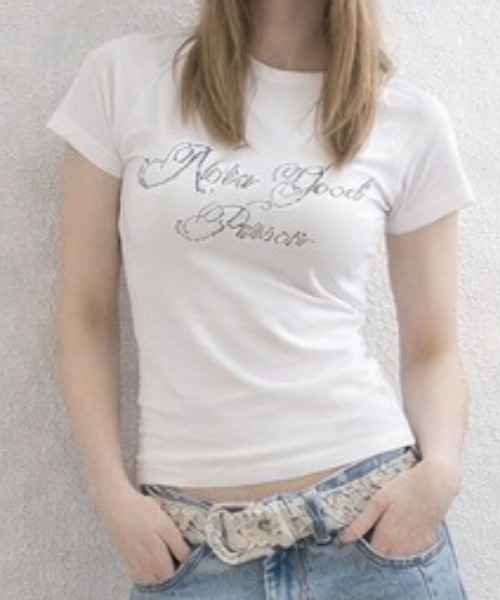 NANEA(ナネア)の「ラインストーンロゴ タイトチビTシャツ(Tシャツ/カットソー・レディース・ブラック/ホワイト・LARGE/MEDIUM)」の5枚目の写真