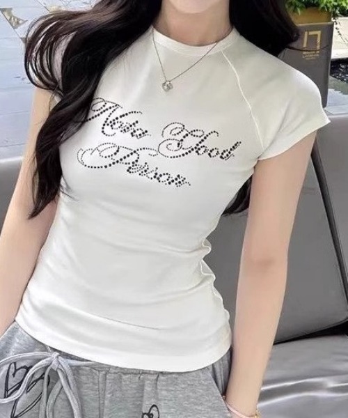 NANEA(ナネア)の「ラインストーンロゴ タイトチビTシャツ(Tシャツ/カットソー・レディース・ブラック/ホワイト・LARGE/MEDIUM)」の4枚目の写真