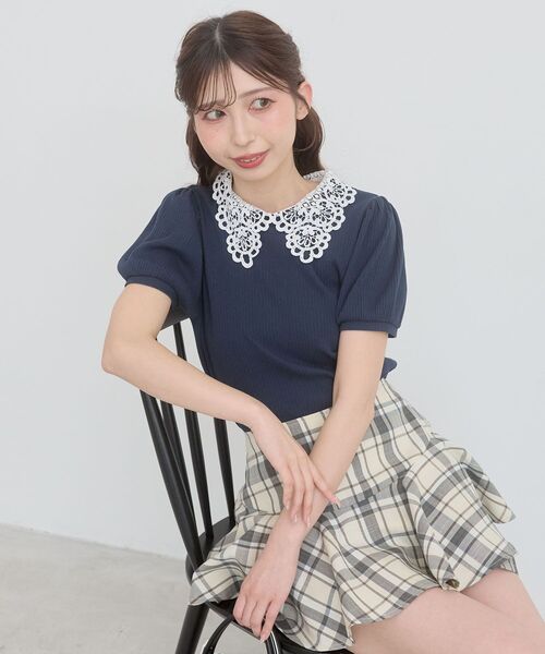 MAJESTIC LEGON(マジェスティックレゴン)の「2WAYレース襟パフスリーブトップス(Tシャツ/カットソー・レディース・チャコールグレー/ブラック系その他/ブラック/アイボリー/ライトグリーン/ネイビー/ラベンダー・MEDIUM)」の6枚目の写真